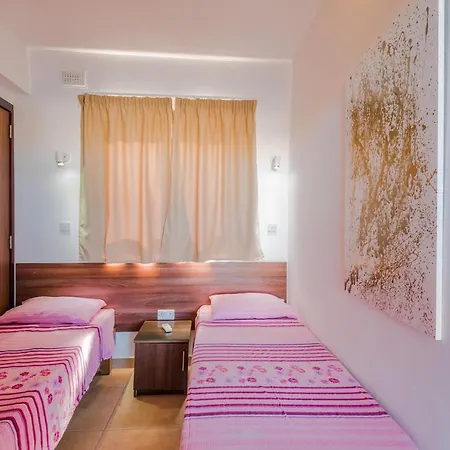 Getawaysmalta - Blue Harbour Seafront Self-catering Holiday Penthouse St Paul's *