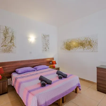 Getawaysmalta - Blue Harbour Seafront Self-catering Holiday Penthouse St Paul's